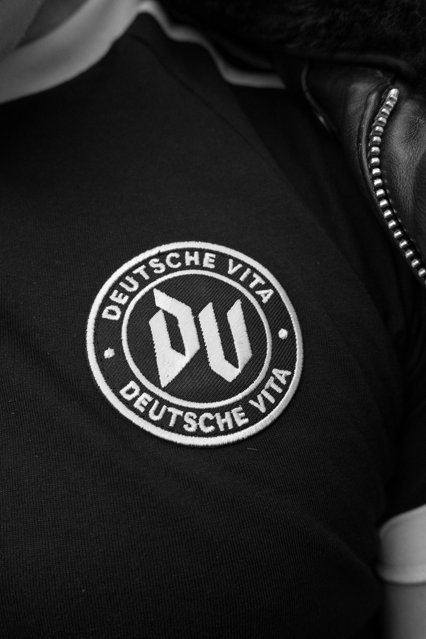 Gestickter Aufnäher Schwarz
